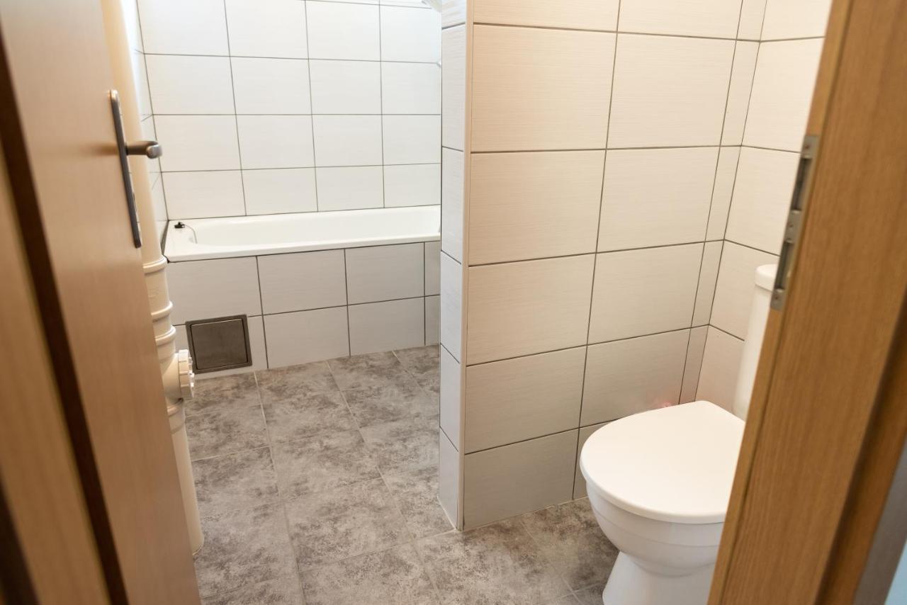 Апартаменты Apartman Fraise Дечин Экстерьер фото