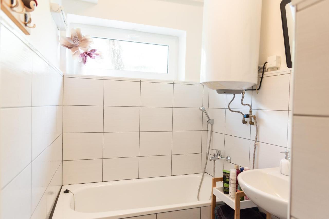 Апартаменты Apartman Fraise Дечин Экстерьер фото