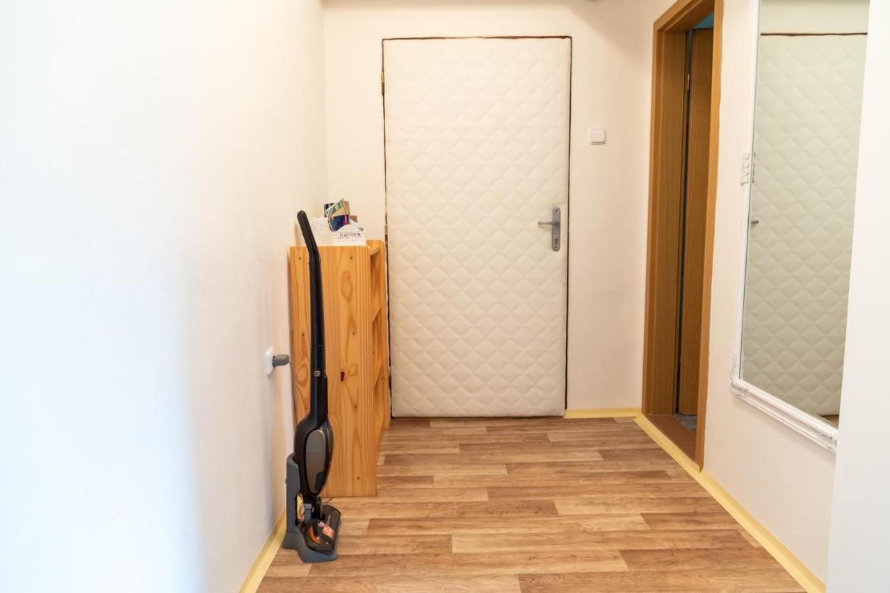 Апартаменты Apartman Fraise Дечин Экстерьер фото